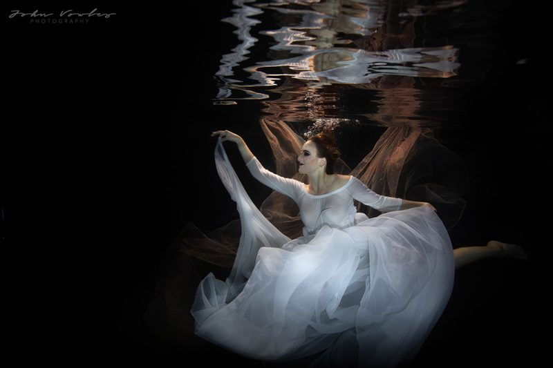 Underwater art with Anastasia